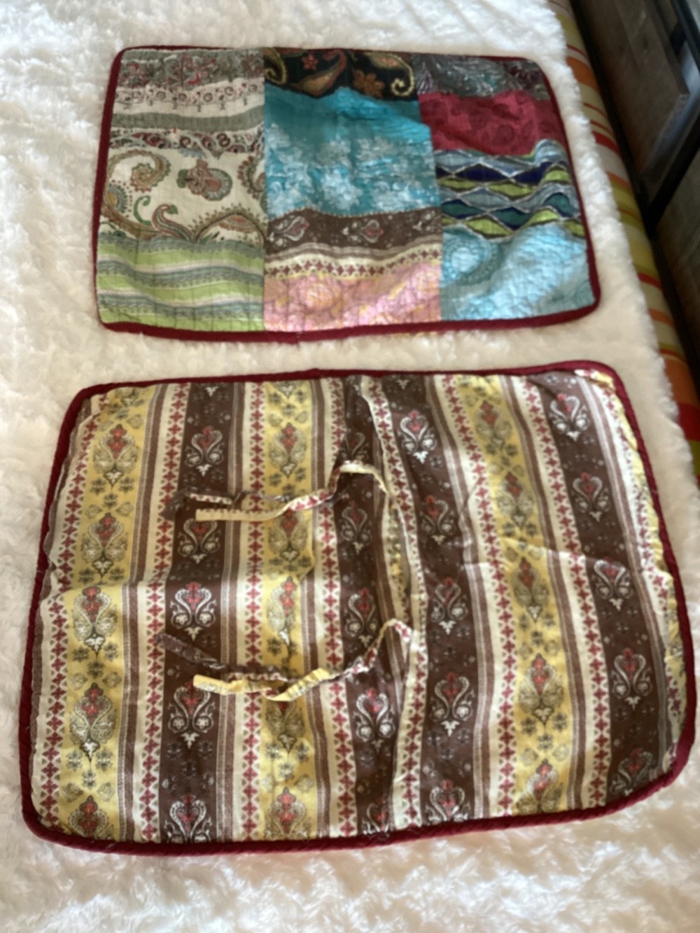 Queen Size Quilt and Two Pillow Shams - Picture 2 of 4